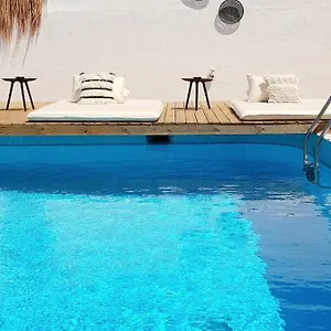 Mira Living Concept Adults Only Apartahotel