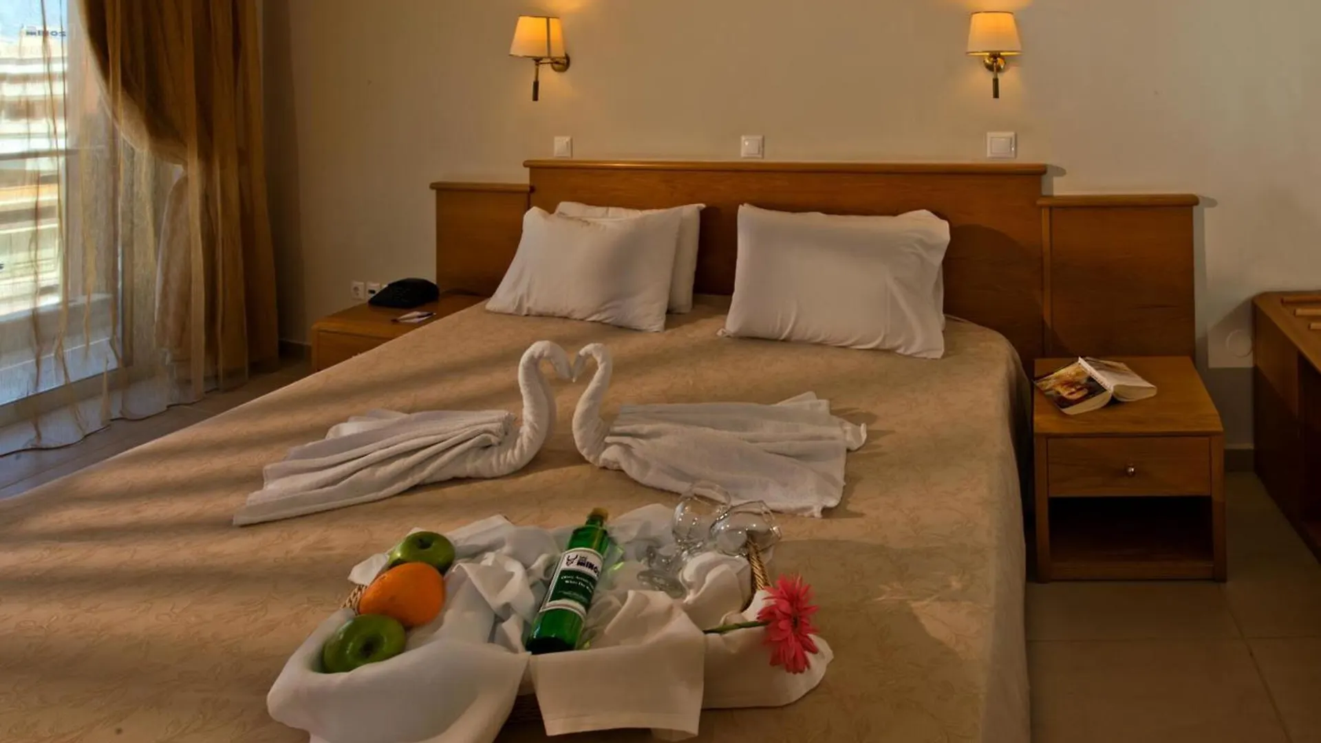Minos Hotel Retimno 4*,